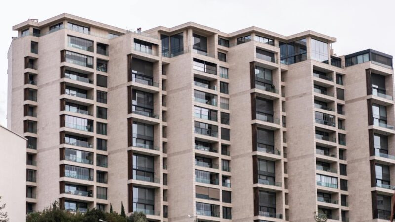 Akdeniz, apartman kompleksi, apartment tower içeren Ücretsiz stok fotoğraf